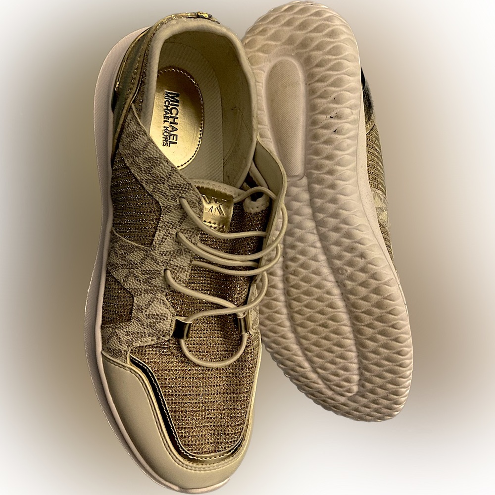 Michael Kors Gold size 8 woman shoe